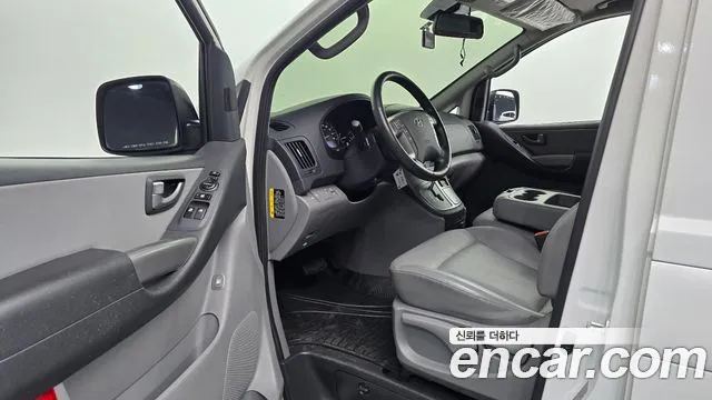 Hyundai Starex 2017 thumb 9