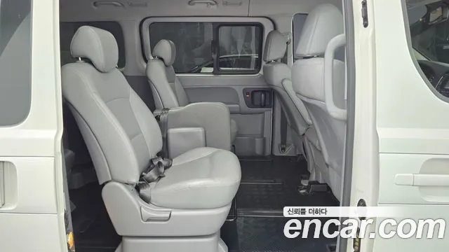 Hyundai Starex 2017 thumb 10