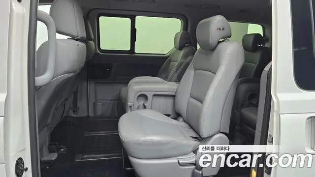 Hyundai Starex 2017 thumb 11