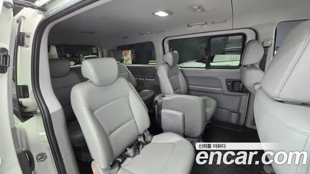 Hyundai Starex 2017 thumb 12
