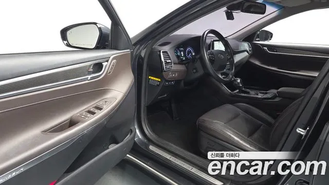 Hyundai Grandeur 2017 thumb 10