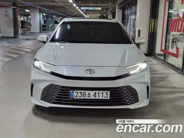 Toyota Camry 2024 thumb 2