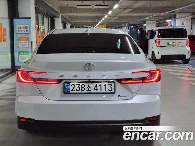 Toyota Camry 2024 thumb 5