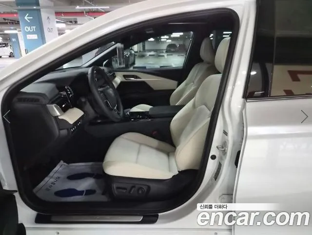 Toyota Camry 2024 thumb 6