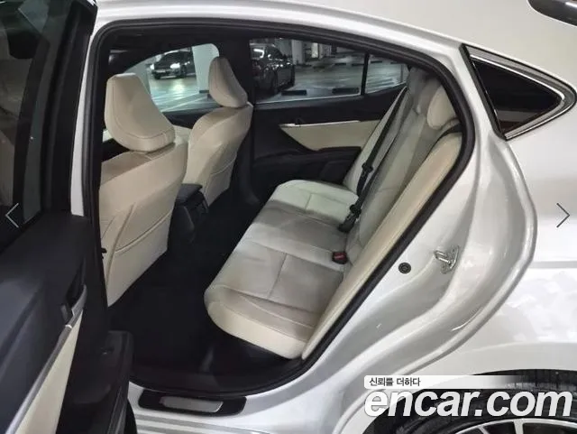 Toyota Camry 2024 thumb 7