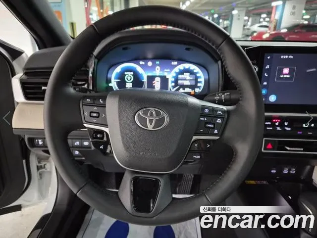 Toyota Camry 2024 thumb 8