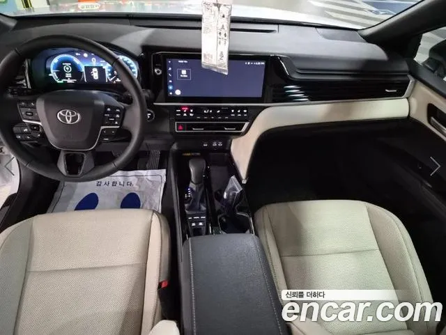 Toyota Camry 2024 thumb 10