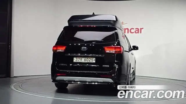 Kia Carnival 2017 thumb 4