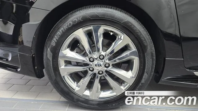 Kia Carnival 2017 thumb 5