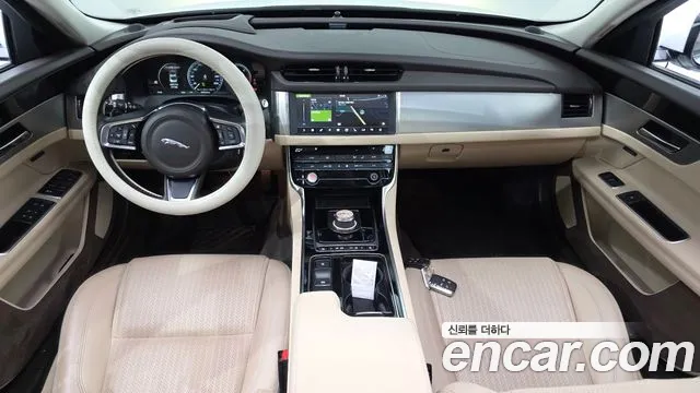 Jaguar XF 2018 thumb 7