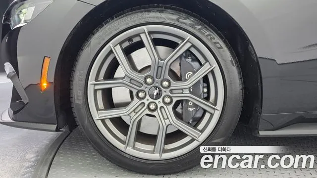 Ford Mustang Mach-E 2025 thumb 5