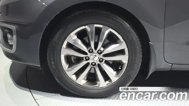 Kia Carnival 2017 thumb 5