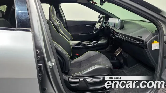 Kia EV6 2023 thumb 11