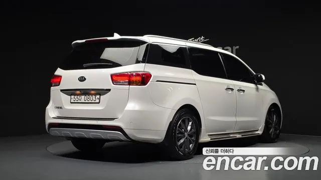 Kia Carnival 2015 thumb 2