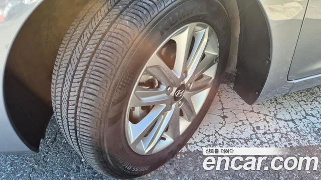 Hyundai Avante 2014 thumb 7