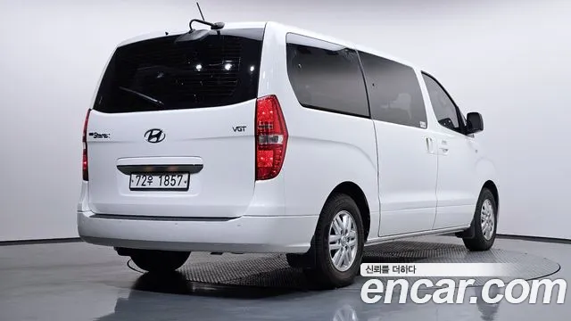 Hyundai Starex 2017 thumb 2