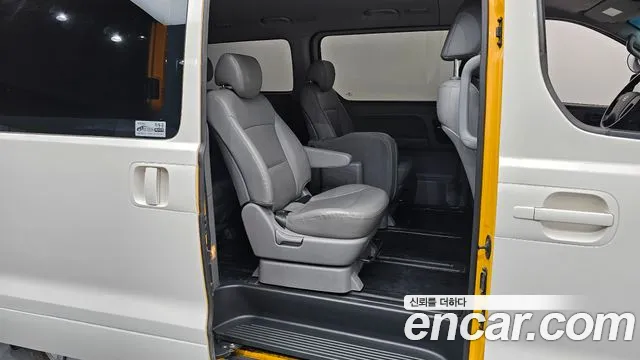 Hyundai Starex 2017 thumb 11
