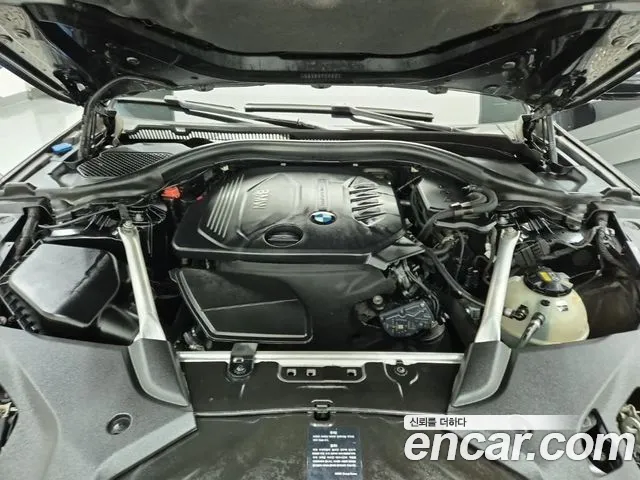 BMW 5-Series 2018 thumb 5