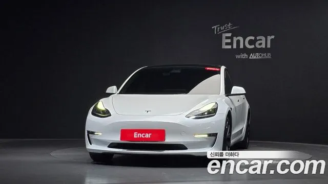 Tesla Model 3 2022 thumb 2