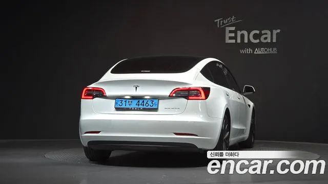 Tesla Model 3 2022 thumb 3