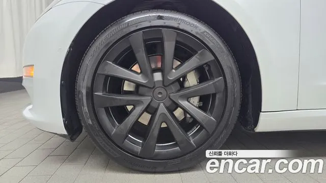 Tesla Model 3 2022 thumb 4