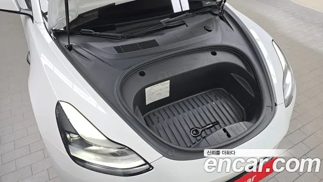 Tesla Model 3 2022 thumb 5