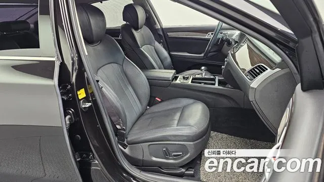 Genesis G80 2017 thumb 12