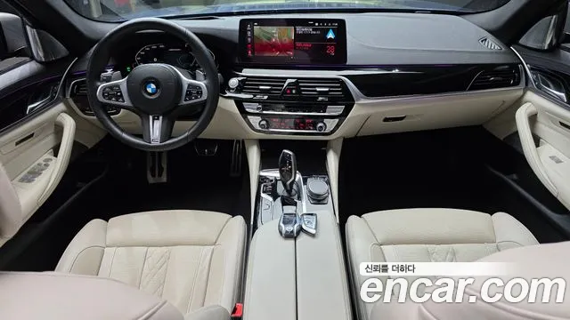 BMW 5-Series 2021 thumb 7