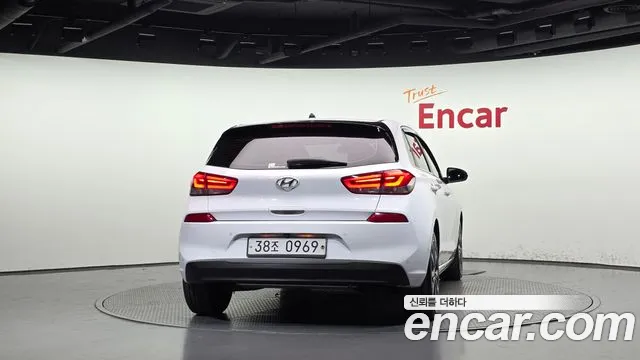 Hyundai i30 2017 thumb 4