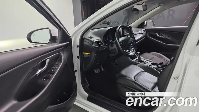 Hyundai i30 2017 thumb 10