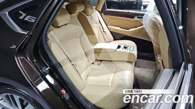 Genesis G80 2018 thumb 11