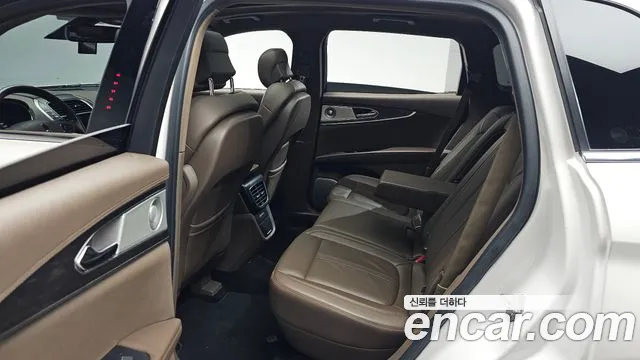 Lincoln MKX 2018 thumb 12