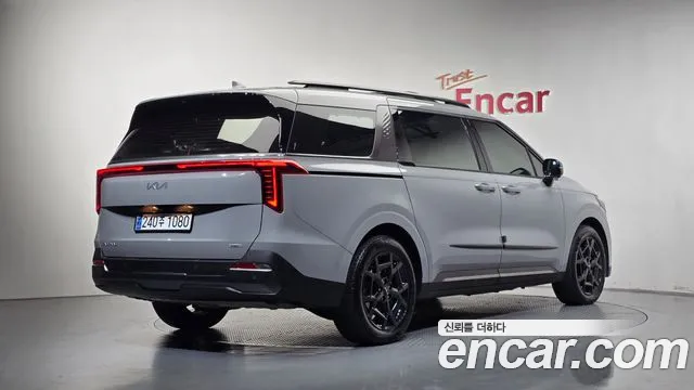 Kia Carnival 2024 thumb 2