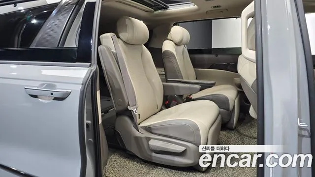 Kia Carnival 2024 thumb 11