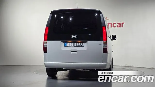 Hyundai Staria 2025 thumb 4