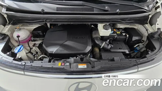 Hyundai Staria 2025 thumb 6