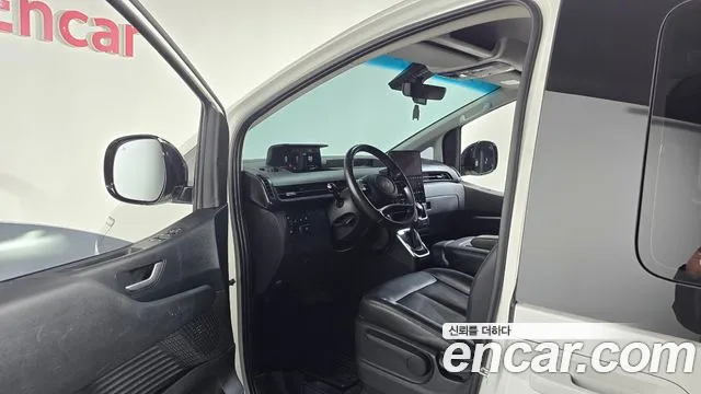 Hyundai Staria 2025 thumb 10