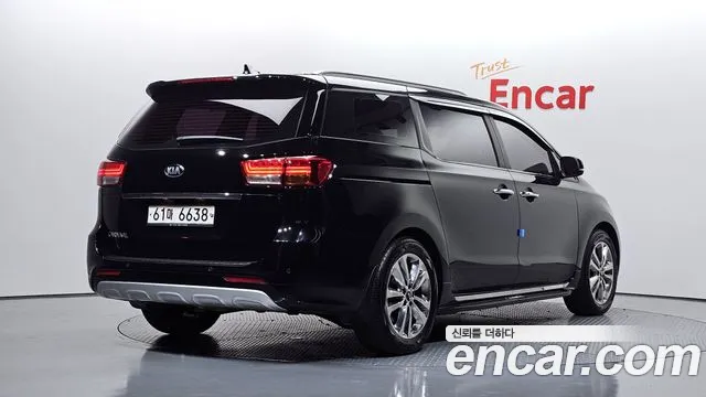 Kia Carnival 2015 thumb 2