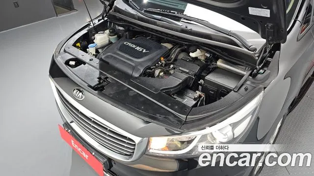 Kia Carnival 2015 thumb 6