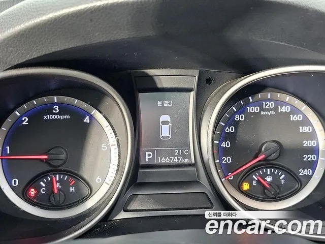 Hyundai Santa Fe 2012 thumb 6