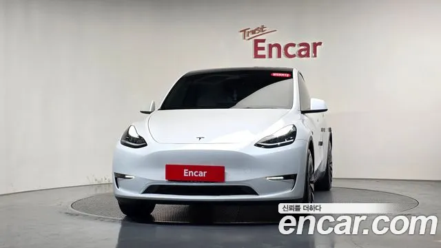 Tesla Model Y 2021 thumb 2