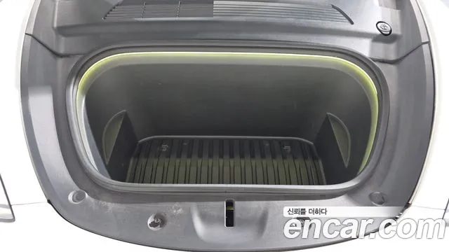 Tesla Model Y 2021 thumb 5