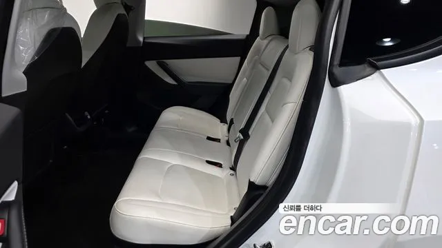Tesla Model Y 2021 thumb 10