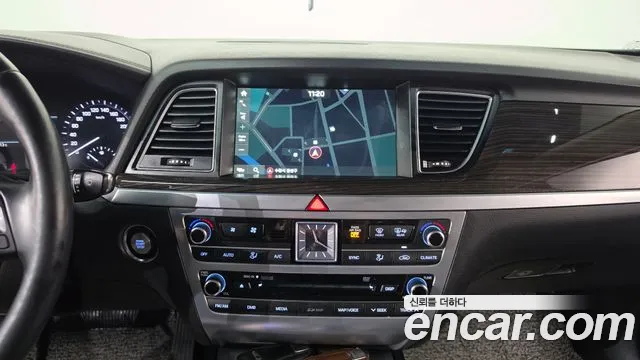 Genesis G80 2017 thumb 12