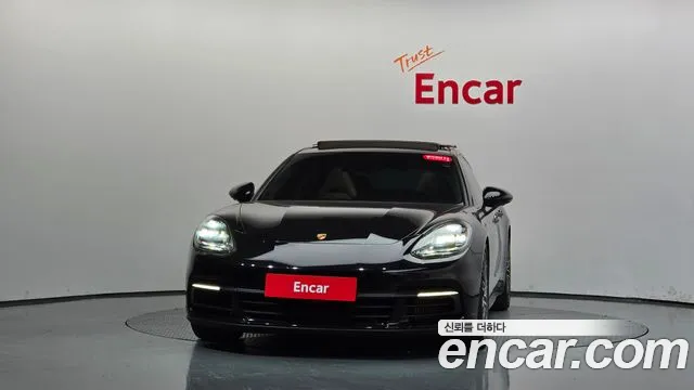 Porsche Panamera 2018 thumb 2