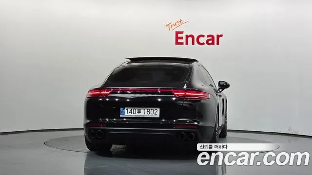 Porsche Panamera 2018 thumb 3