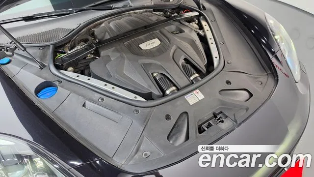 Porsche Panamera 2018 thumb 5