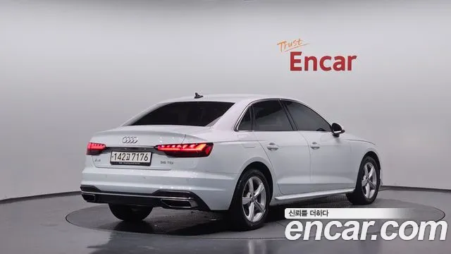 Audi A4 2021 thumb 2