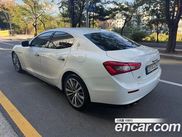 Maserati Ghibli 2015 thumb 4