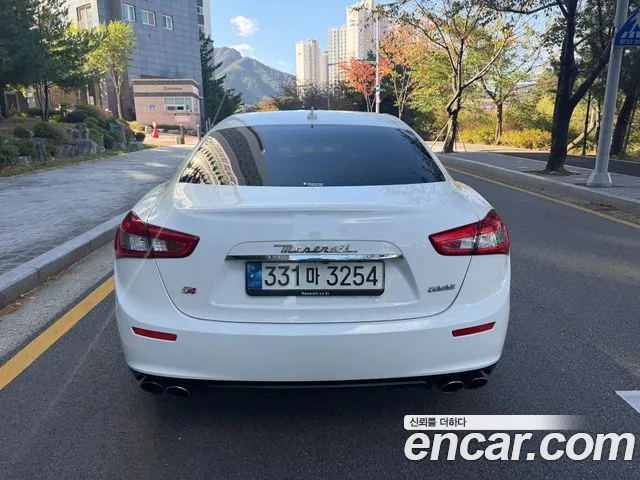 Maserati Ghibli 2015 thumb 5